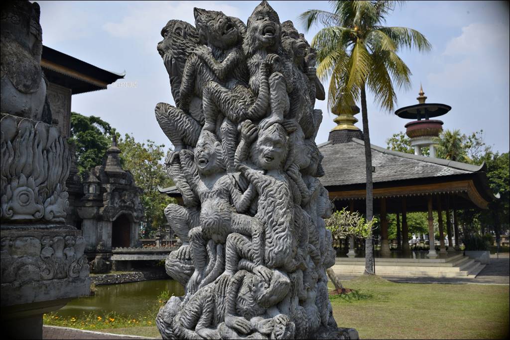 Museum Indonesia at TMII — photograph 29