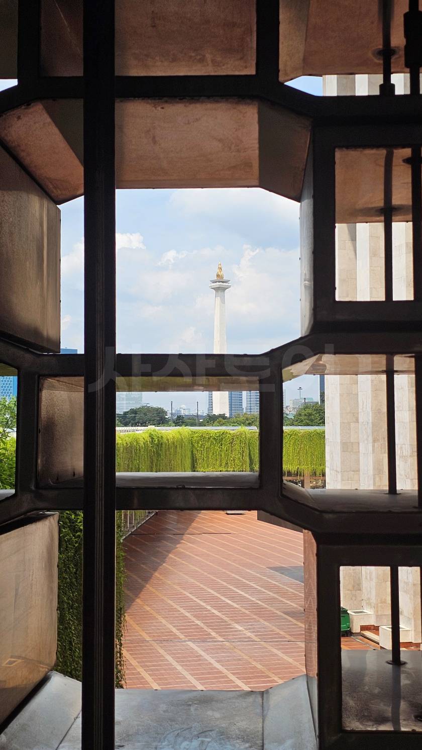 Istiqlal Mosque Jakarta — photograph 32