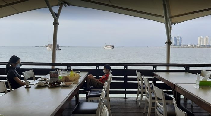 Bandar Djakarta — Baywalk / Pluit — original photograph 2
