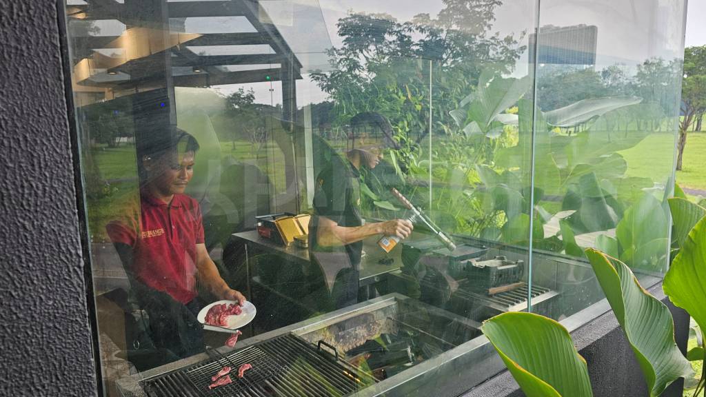 Hwangje Korean Restaurant at Imperial Klub Golf — original photograph 8