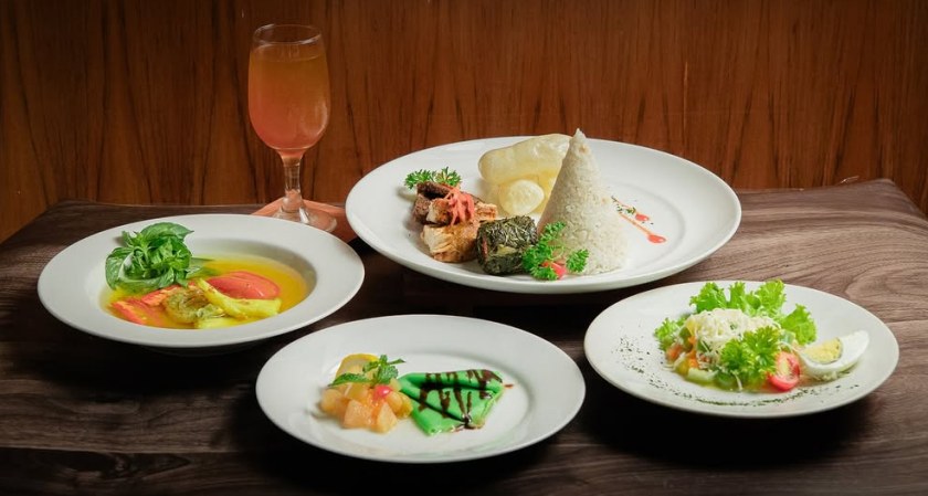 Lunch at Bale Raos — Yogyakarta tour photo