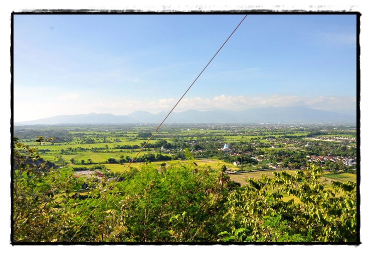 Pura Gunung Pengsong — island, landscape and visitor photographs 7