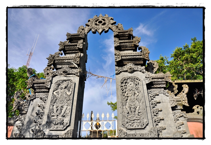 Pura Gunung Pengsong — island, landscape and visitor photographs 11
