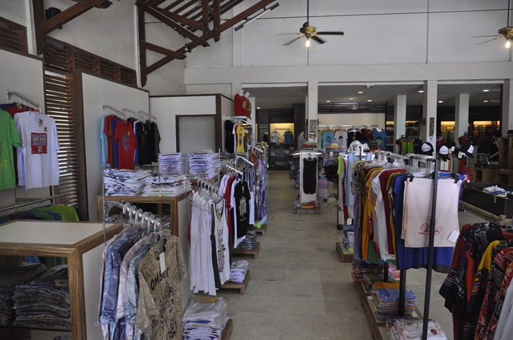 Gandrung Souvenir Shop — original shopping photographs 5