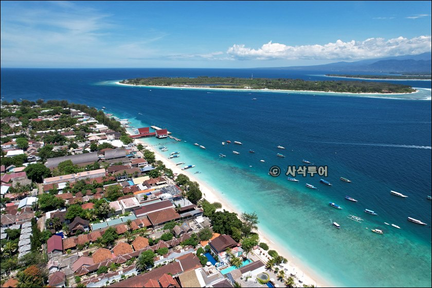 Gili Trawangan — island, landscape and visitor photographs 1