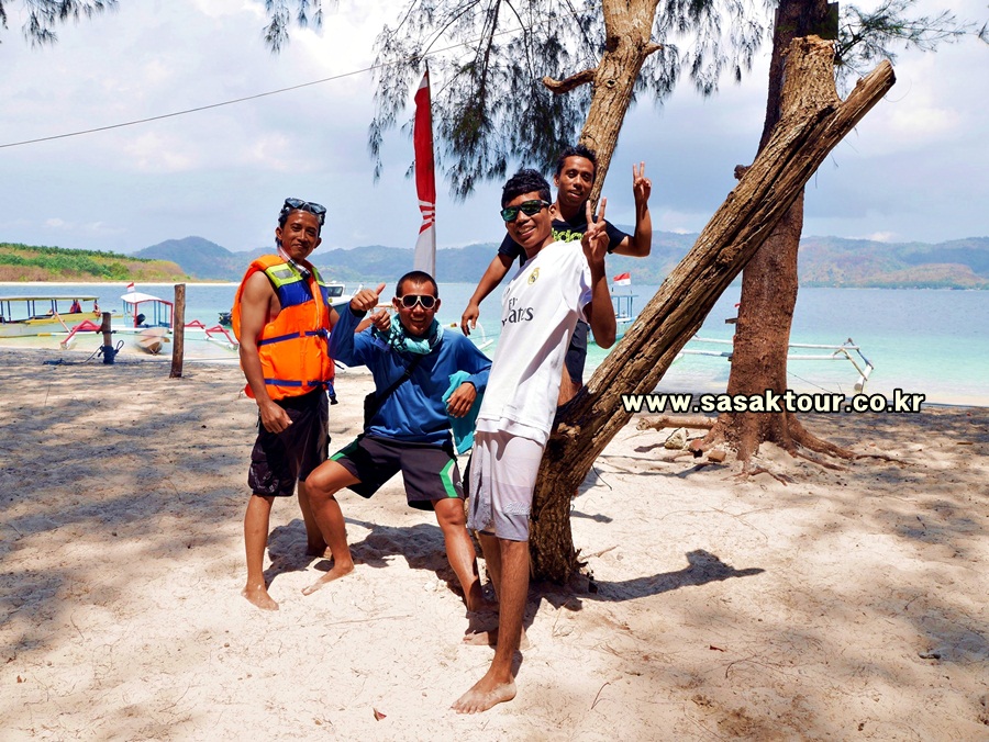 Gili Nanggu, Sudak, Tangkong & Kedis — island, landscape and visitor photographs 7