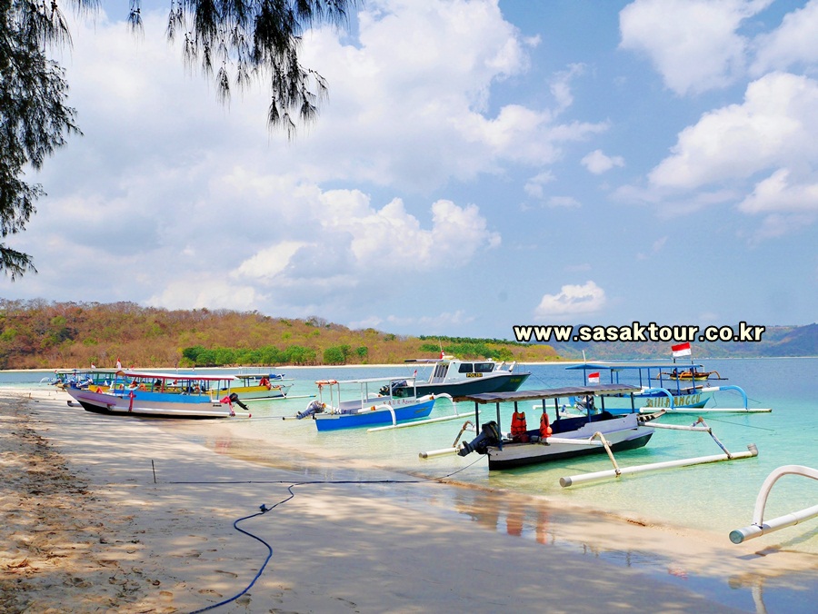 Gili Nanggu, Sudak, Tangkong & Kedis — island, landscape and visitor photographs 9