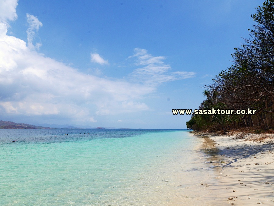 Gili Nanggu, Sudak, Tangkong & Kedis — island, landscape and visitor photographs 10