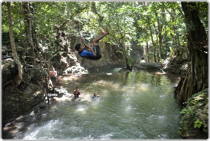 Diwu Mba’i Waterfall — Moyo Island — island, landscape and visitor photographs 4
