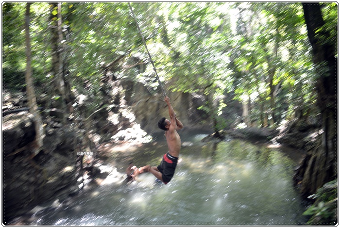 Diwu Mba’i Waterfall — Moyo Island — island, landscape and visitor photographs 9