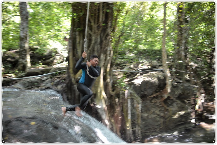 Diwu Mba’i Waterfall — Moyo Island — island, landscape and visitor photographs 14