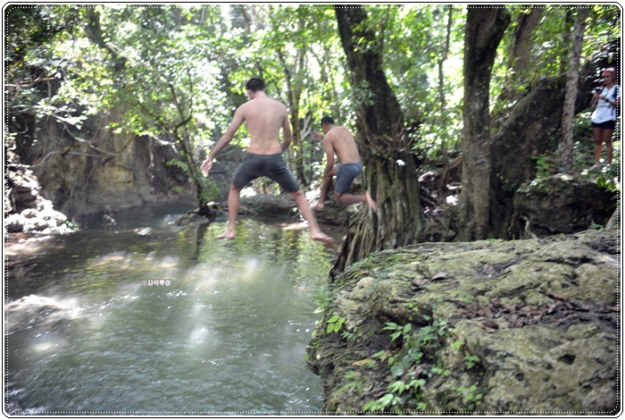 Diwu Mba’i Waterfall — Moyo Island — island, landscape and visitor photographs 17
