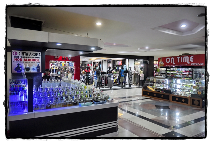 Mataram Mall — Original Shopping Guide — original shopping photographs 5