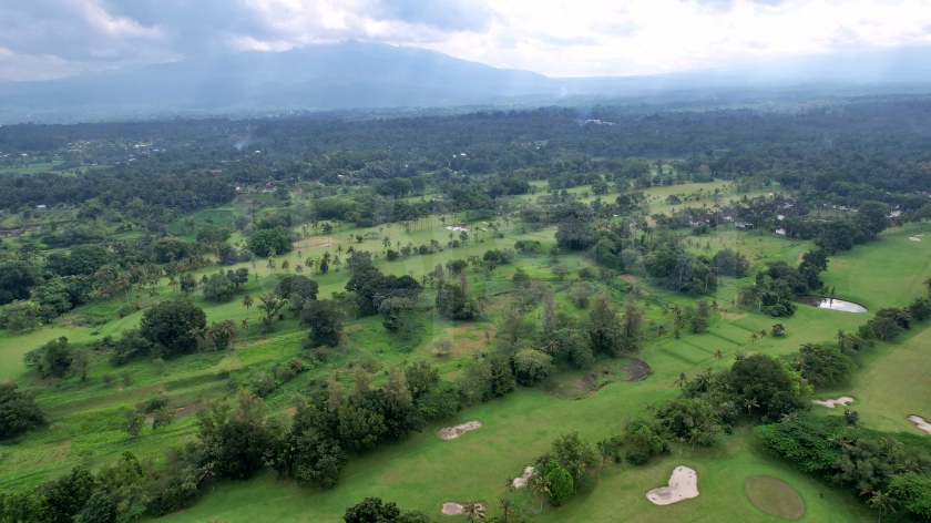 GEC Rinjani Golf & Resort — course and clubhouse photographs 2