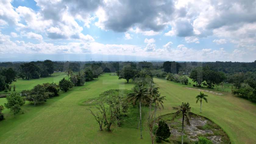 GEC Rinjani Golf & Resort — course and clubhouse photographs 6