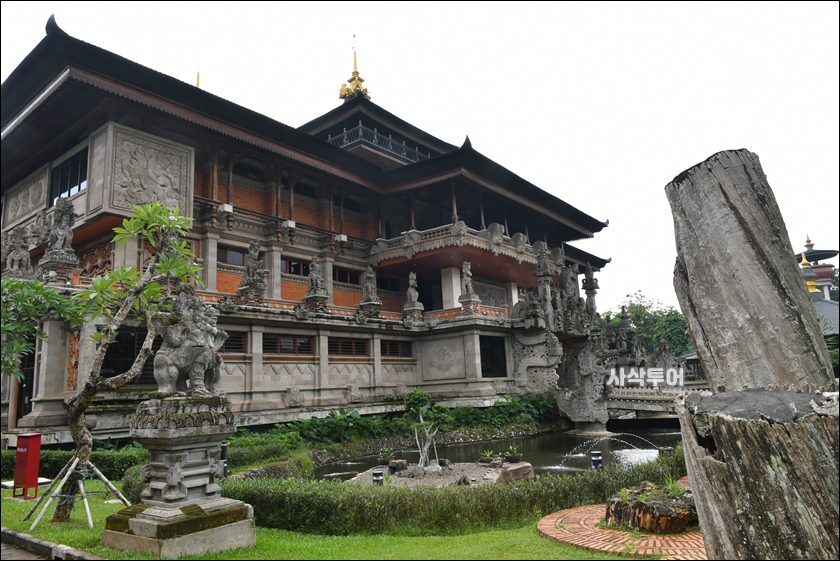 Museum Indonesia at TMII: Visitor Guide & Private Day Tour