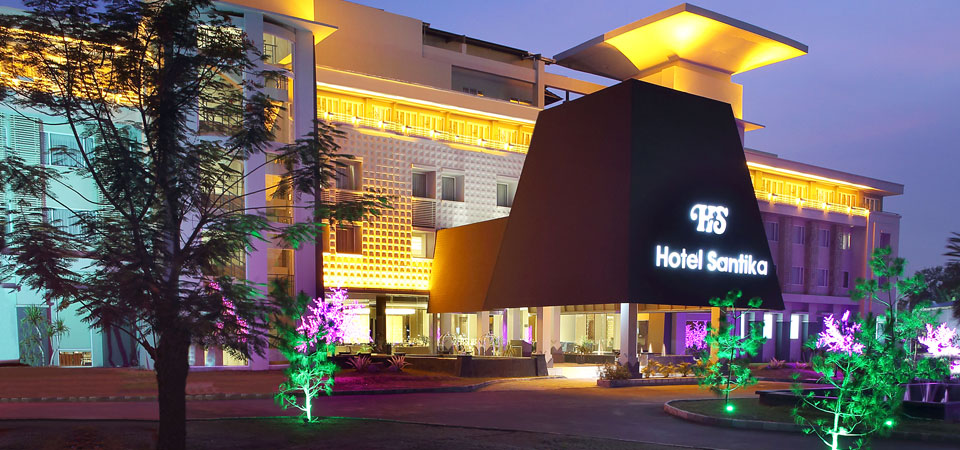 The original hotel exterior