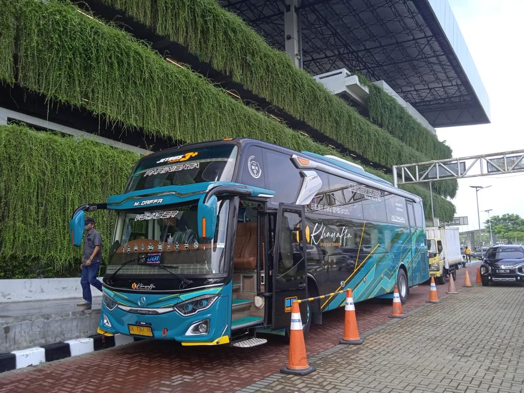 Large Bus vehicle and interior