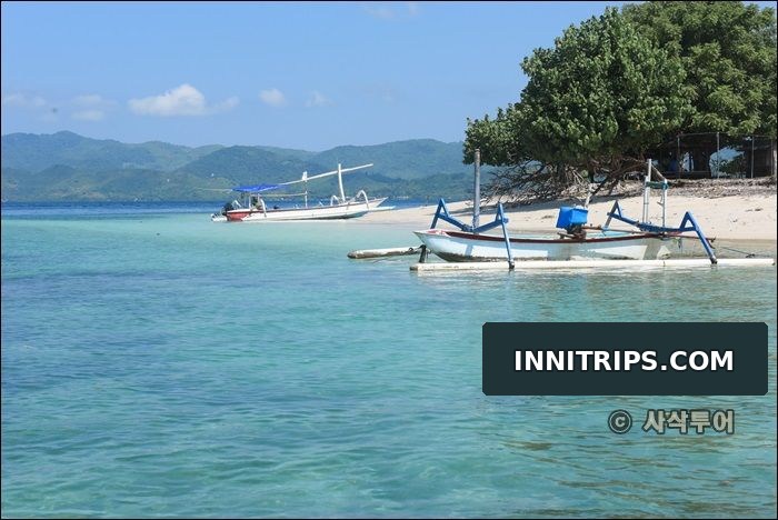 Boat transfer to Gili Layar · secret islands photo 15