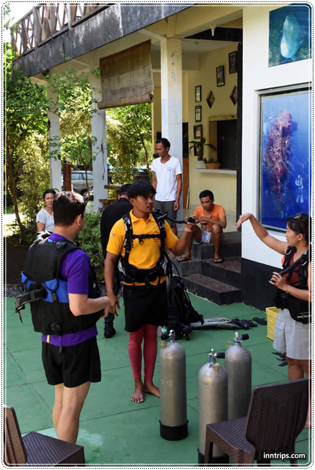 Briefing and equipment on the Tulamben dive tour