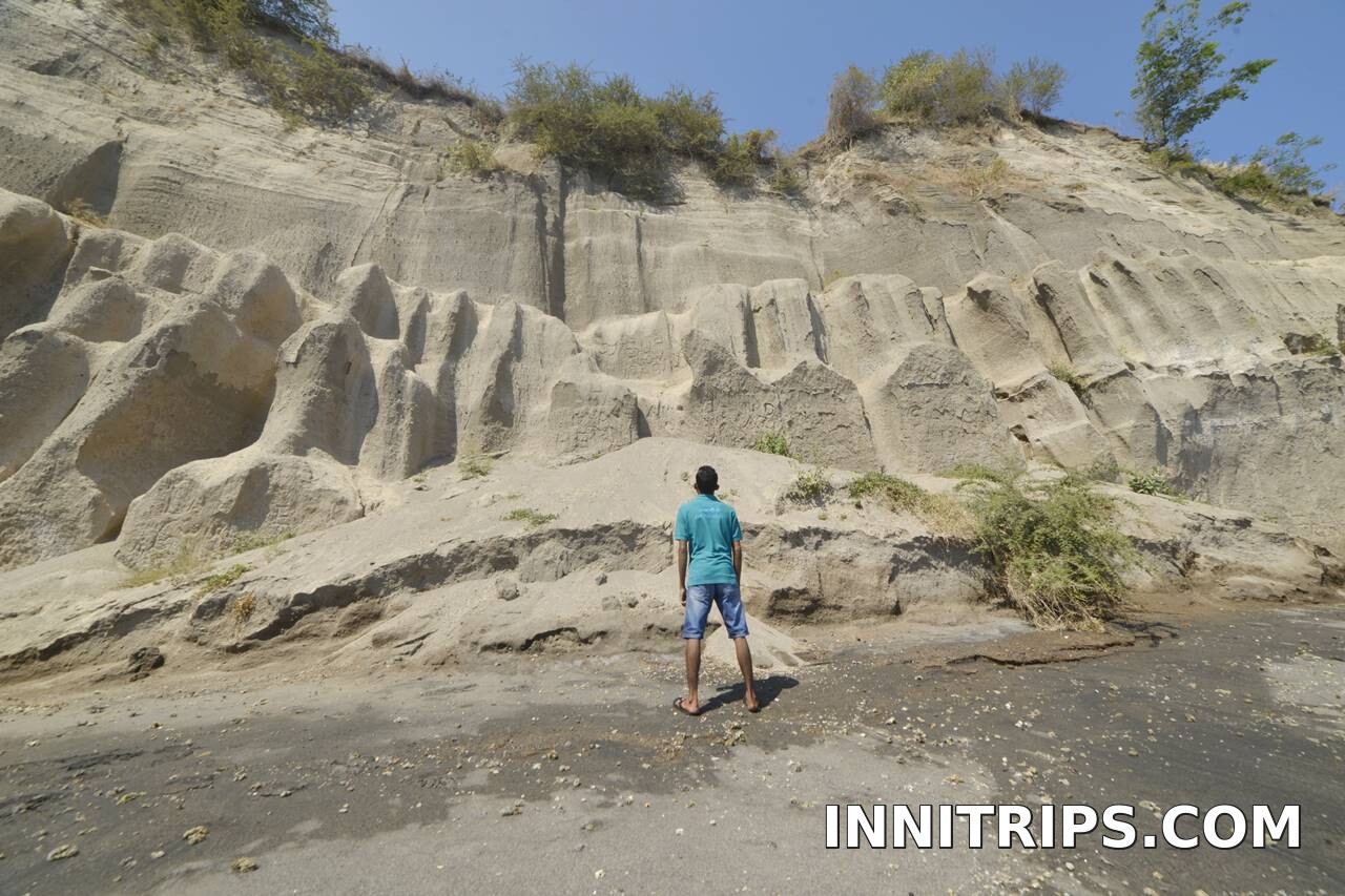 Hotel pickup and Pantai Tebing · North Lombok waterfall tour photo 5