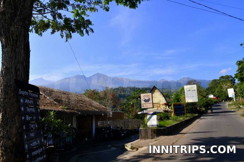 The quiet north coast and park entrance · North Lombok waterfall tour photo 10
