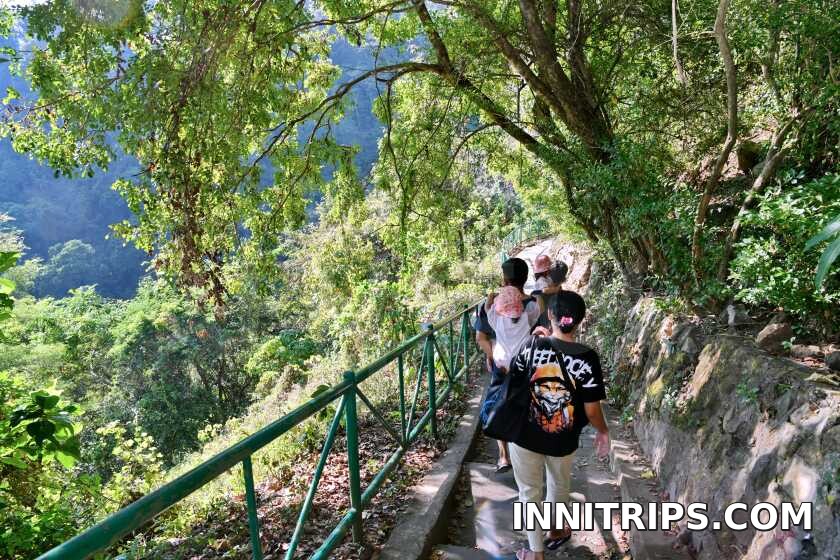 A gentle walk to Sendang Gile · North Lombok waterfall tour photo 12