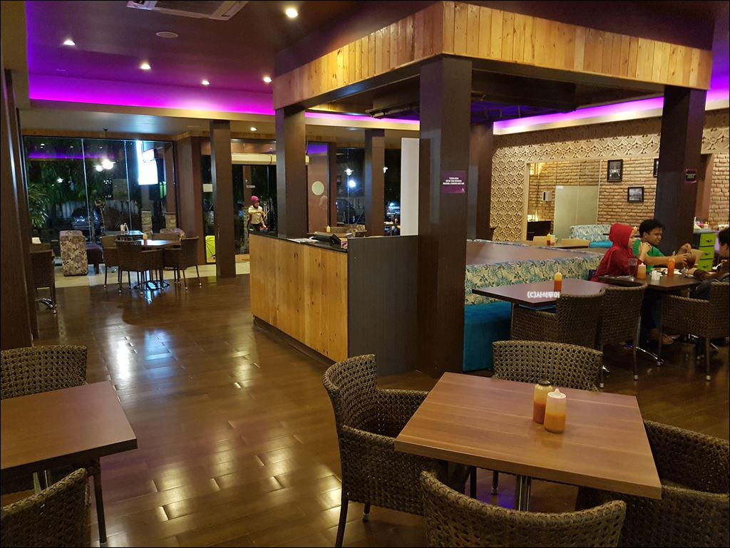 Solaria — Adisutjipto Airport Reference — original visitor photograph 3