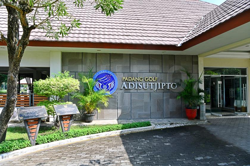 Adisutjipto Golf Club — original course and clubhouse photograph 3