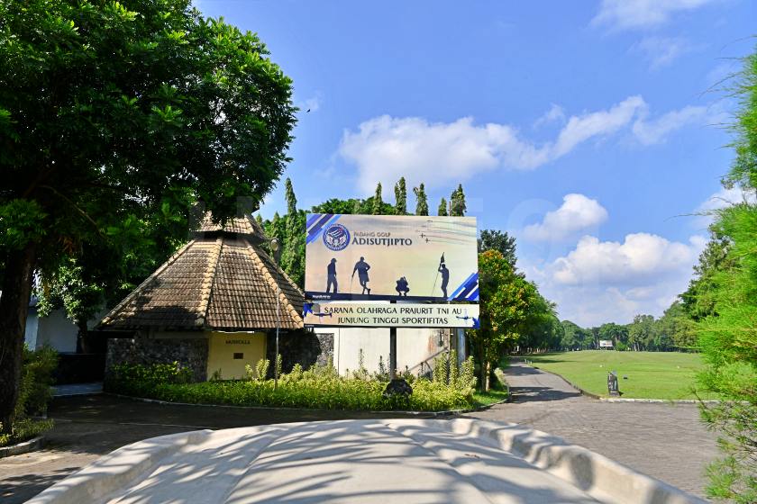 Adisutjipto Golf Club — original course and clubhouse photograph 10