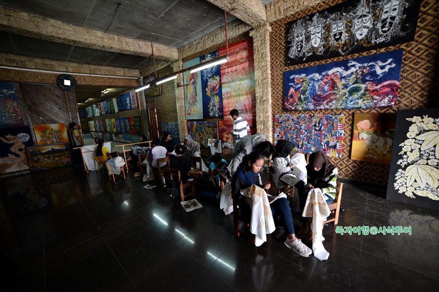 Kabul Batik Art Gallery — original visitor photograph 6