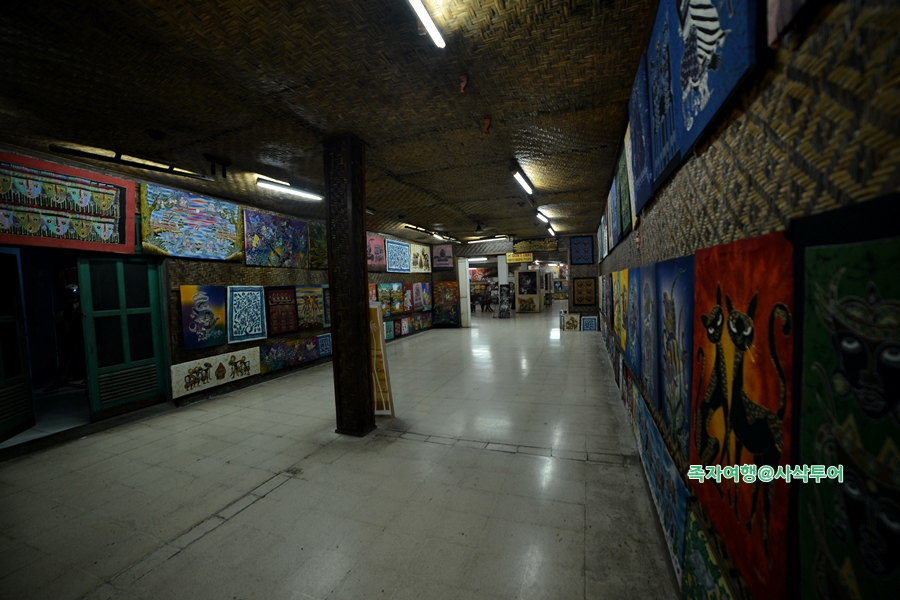 Kabul Batik Art Gallery — original visitor photograph 11